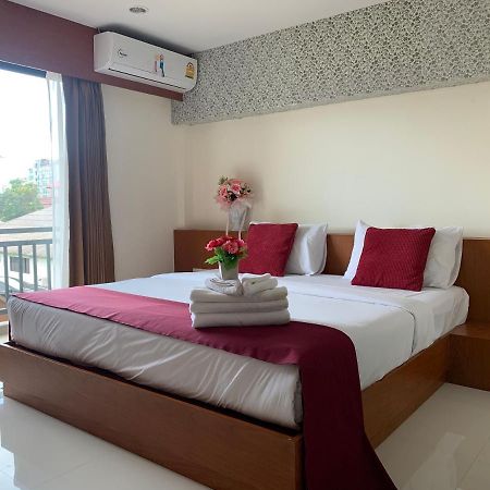 Dee Dee Mansion Airport Apartment Nai Yang Beach Exterior foto