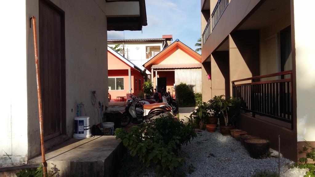 Dee Dee Mansion Airport Apartment Nai Yang Beach Exterior foto