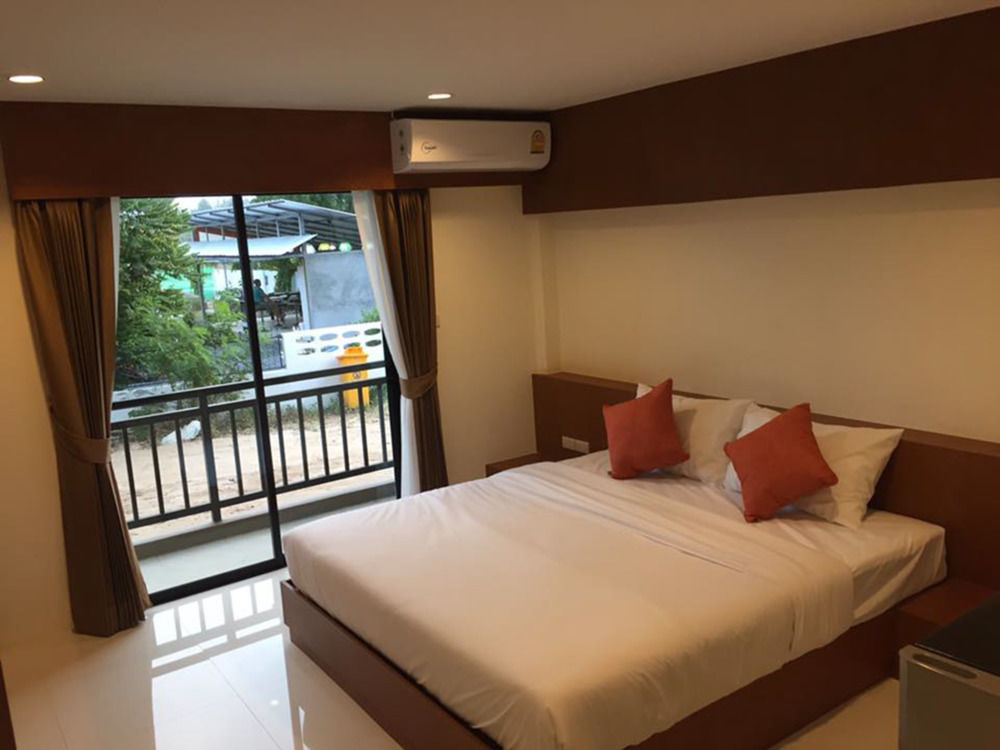 Dee Dee Mansion Airport Apartment Nai Yang Beach Exterior foto